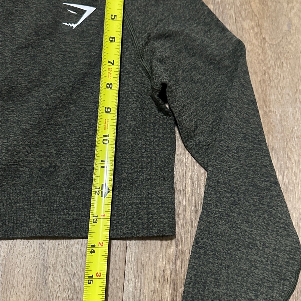 Gymshark Vital Seamless 2.0 Long Sleeve Crop Top Dark Green - Picture 2 of 5